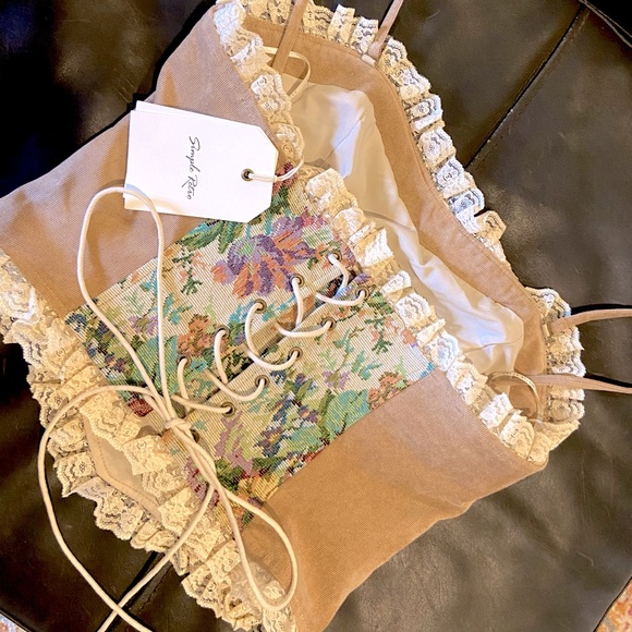 simple retro Tops - Simple Retro, vintage, flower, lace trim Corset